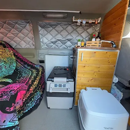Furgoneta Camperizada Y Conducir 아로나